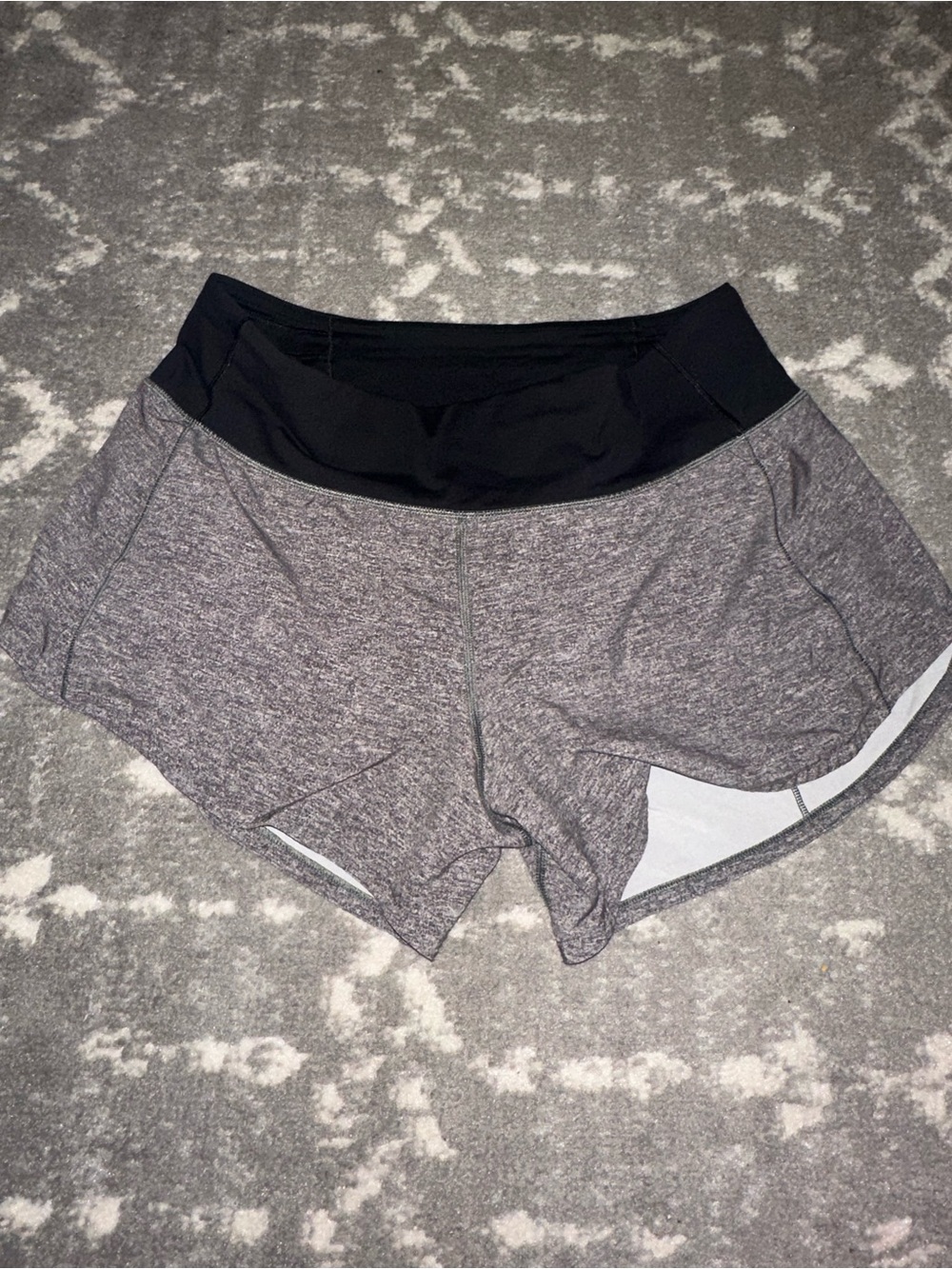 Lululemon grey speed up shorts - size 6